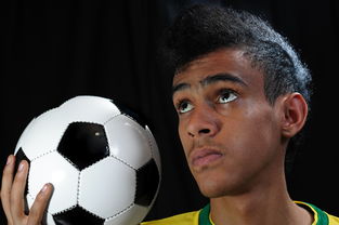 米兰体育app官网-中锋背身拿球能力是否成就球队进攻节奏控制,中锋背打教学视频 第2张